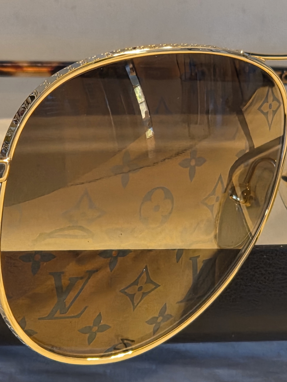 Louis Vuitton Aviator Pilot Sunglasses with Brown Monogram Lenses - Picture 6 of 8